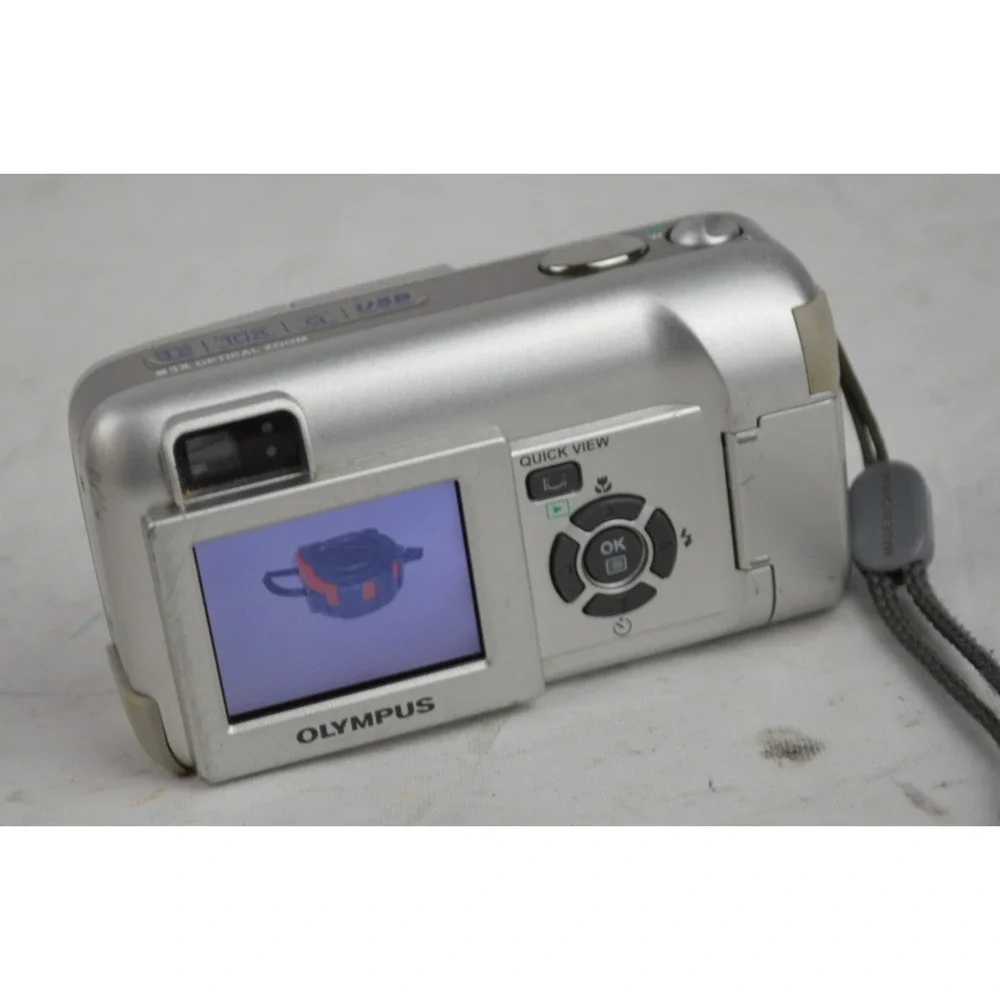 Olympus Camedia D-560 Zoom 3.2MP Digital Camera w/ 16MB xD Card Tested Works